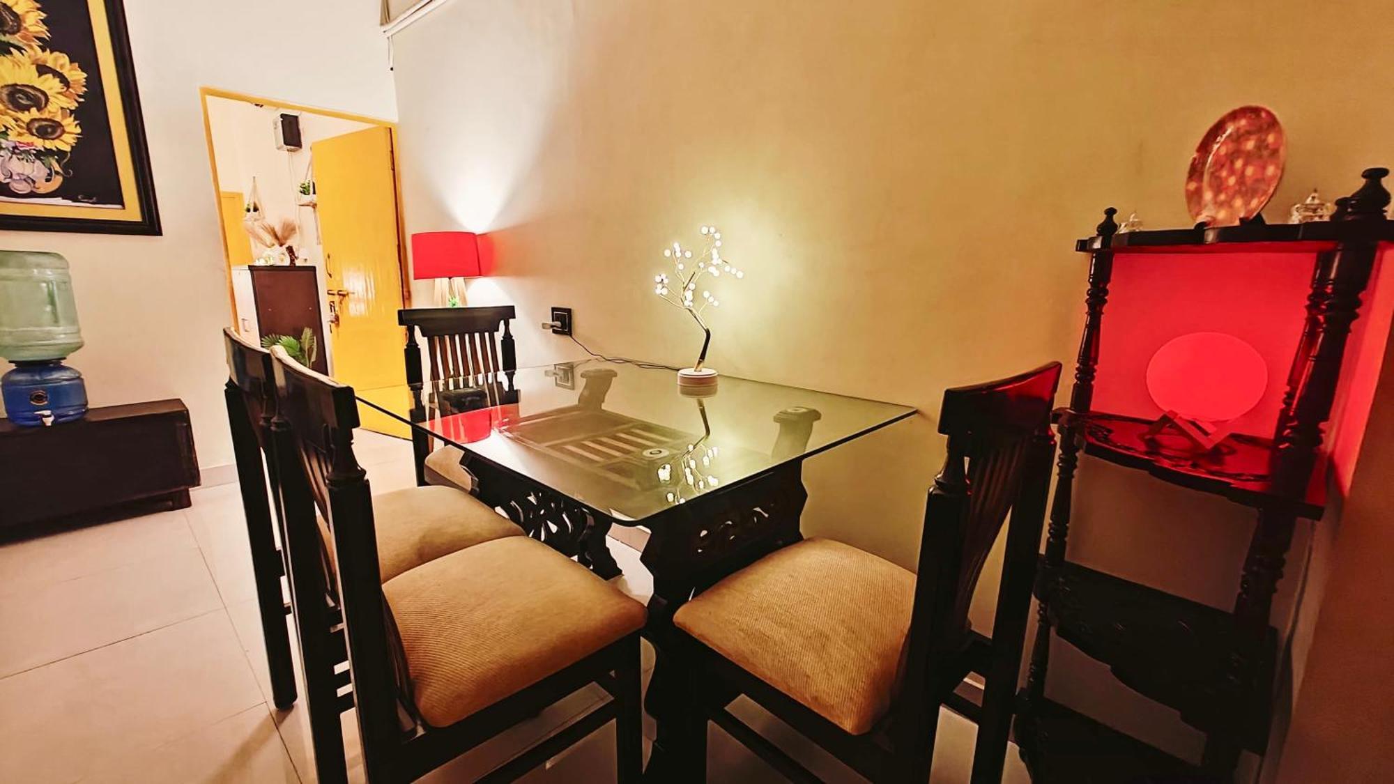 The Yellow House - Couple'S Getaway In Gomti Nagar- 1 Bhk Lucknow Buitenkant foto