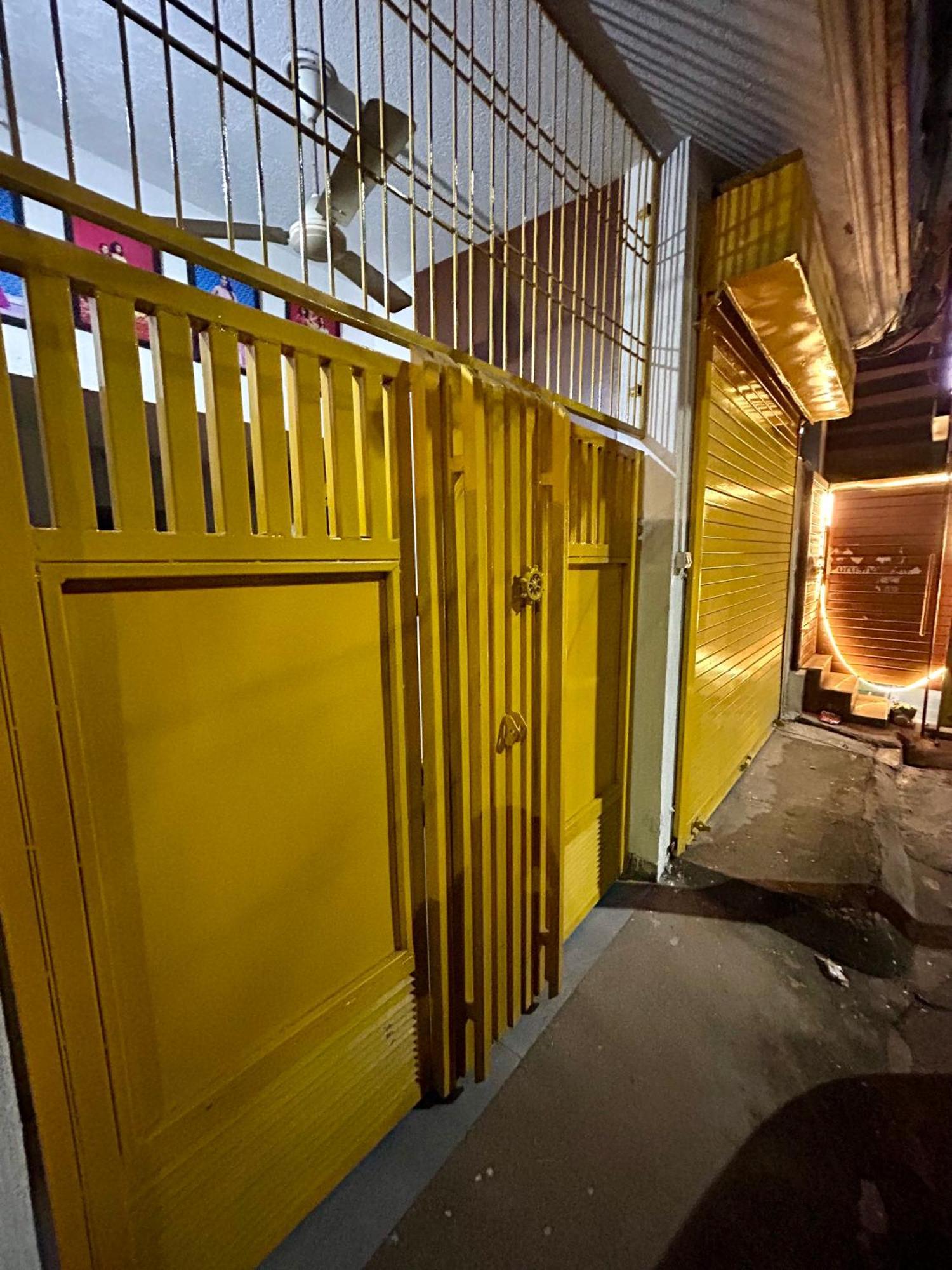 The Yellow House - Couple'S Getaway In Gomti Nagar- 1 Bhk Lucknow Buitenkant foto